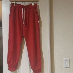 Vuori Daily Jogger
Size S
Red/Orange color
